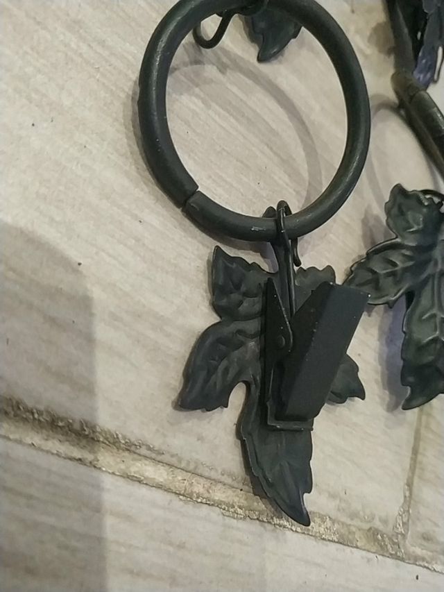 Soportes, terminaciones y pinzas para cortinas .