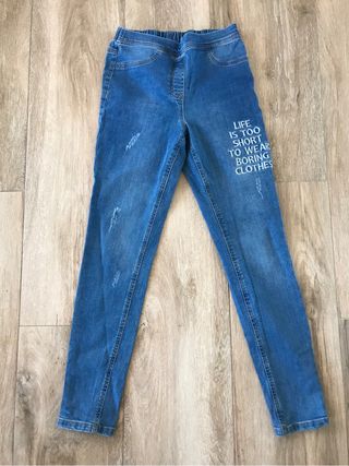 Pantalones vaqueros de Calzedonia de segunda mano por 4,5 EUR en Nerja en  WALLAPOP
