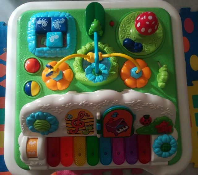 Mesa de actividades chicco