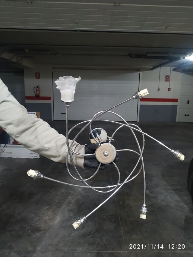 lampara de techo y 2 para mesitas, negociable