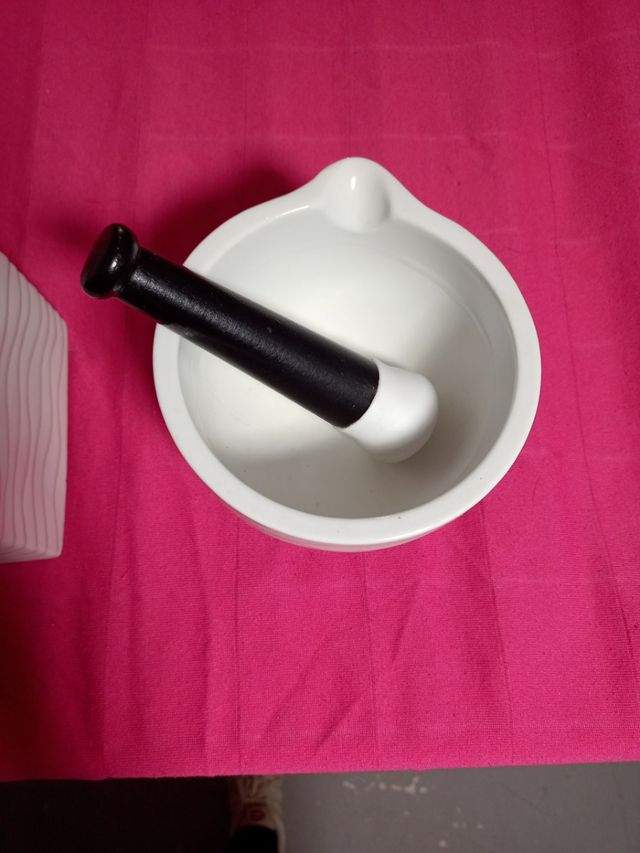 Juego de Porcelana fina salero y mortero