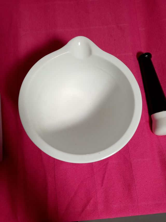 Juego de Porcelana fina salero y mortero