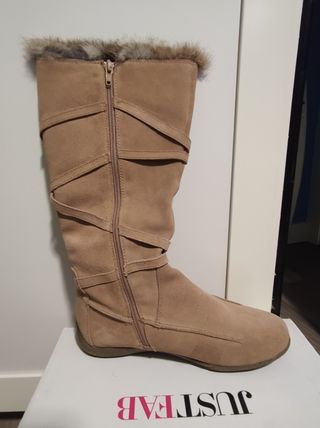 Botas piel Cortefiel de segunda mano por 16 EUR en Sevilla en WALLAPOP