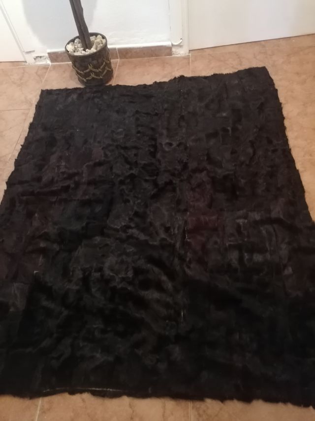 alfombra de piel de astracán medida 1,70 por 1,40 