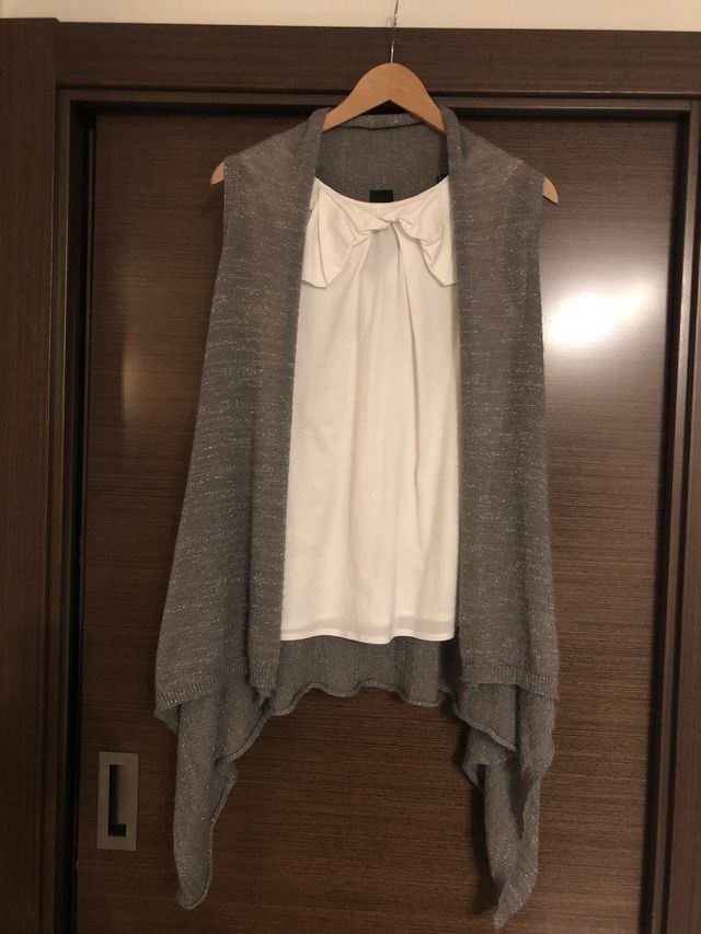 Chaleco de punto plateado