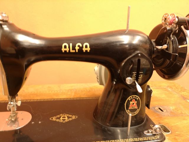 Maquina ALFA antigua reconvertida a electrica