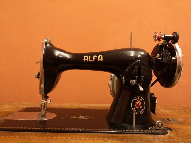 Maquina ALFA antigua reconvertida a electrica