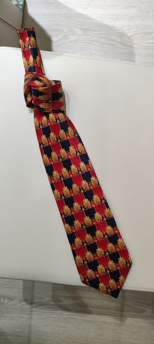 Corbatas de seda, firmas internacionales.