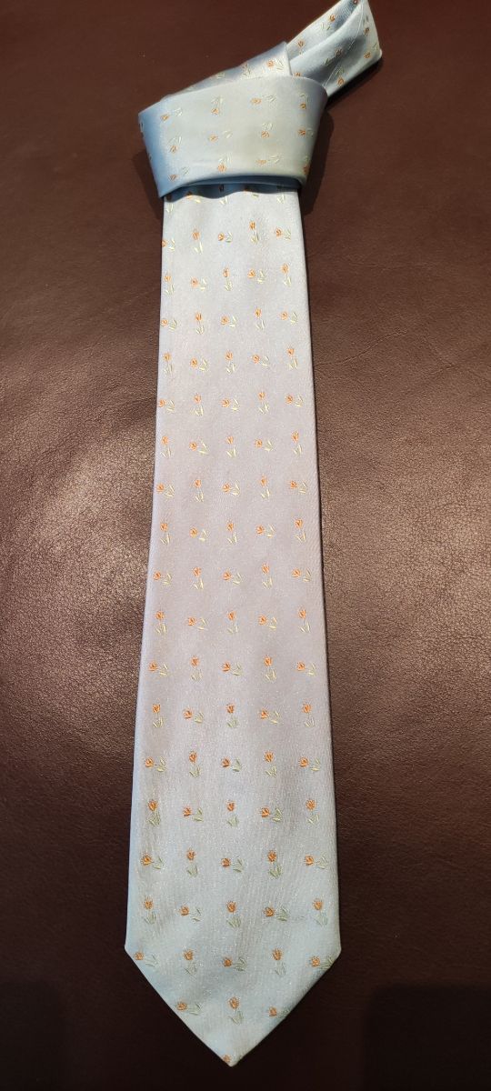 Corbatas de seda, firmas internacionales.