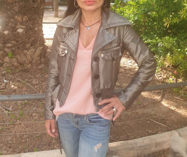 Cazadora torera gris plateado entallada