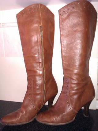 Botas altas PIEL marron -MASSIMO DUTTI- 40 de segunda mano por 20 EUR en  Madrid en WALLAPOP