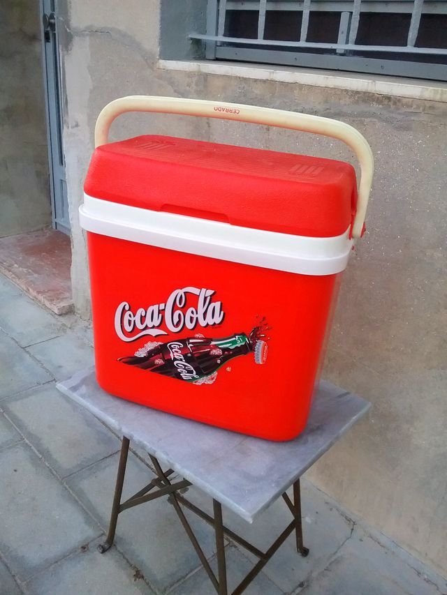 Nevera portátil de Coca cola años 80/90