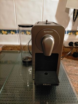 Cafetera Nespresso prodigio de segunda mano por 60 EUR en Sevilla en  WALLAPOP