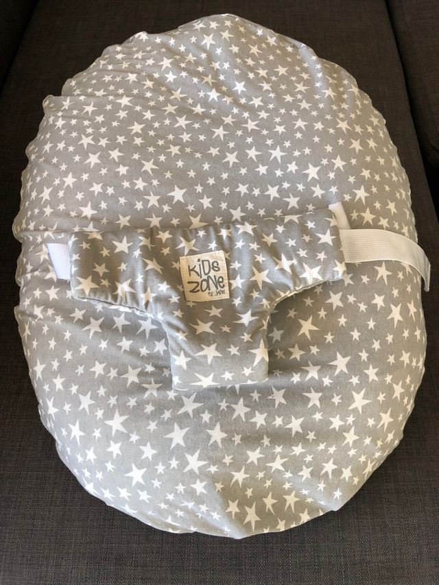 Cojín lactancia con funda antivuelco