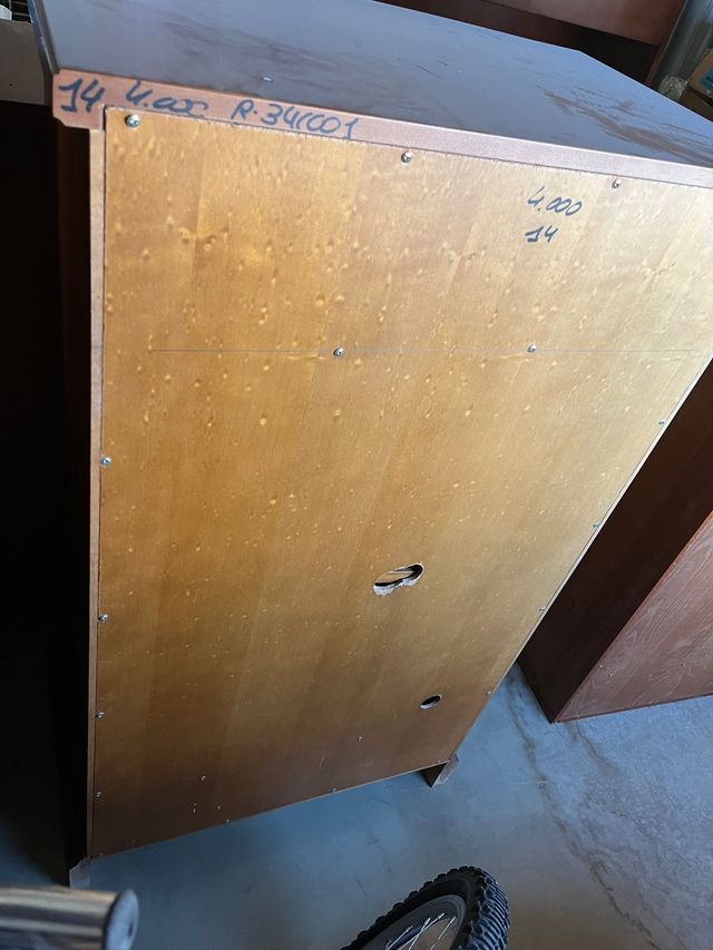 Mueble para equipo de sonido y video clásico