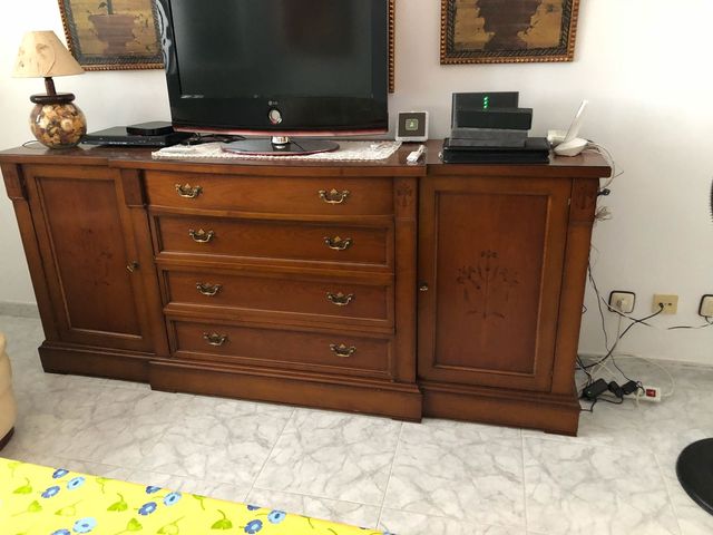 Aparador estilo clásico de madera