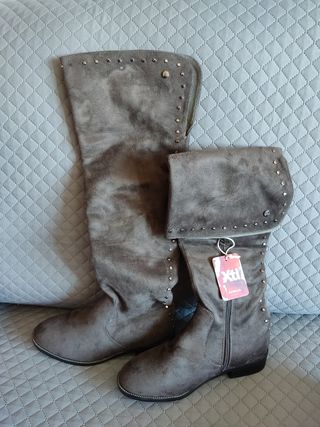 Botas mosqueteras Xti de segunda mano por 30 EUR en Verín en WALLAPOP