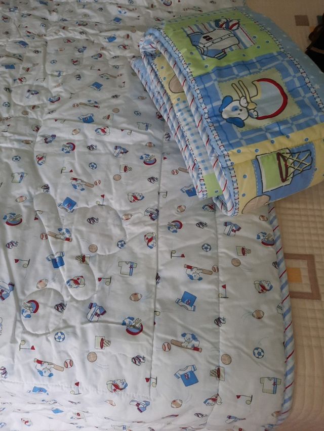  Colcha cuna, con chichonera. 