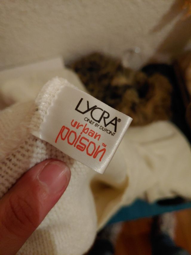 Jersey con cuello y puños de pelito. T.40 aprox