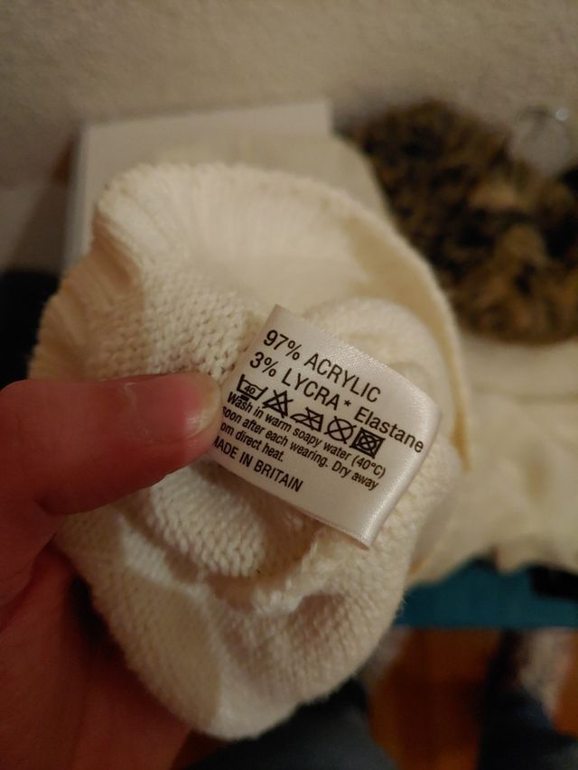 Jersey con cuello y puños de pelito. T.40 aprox