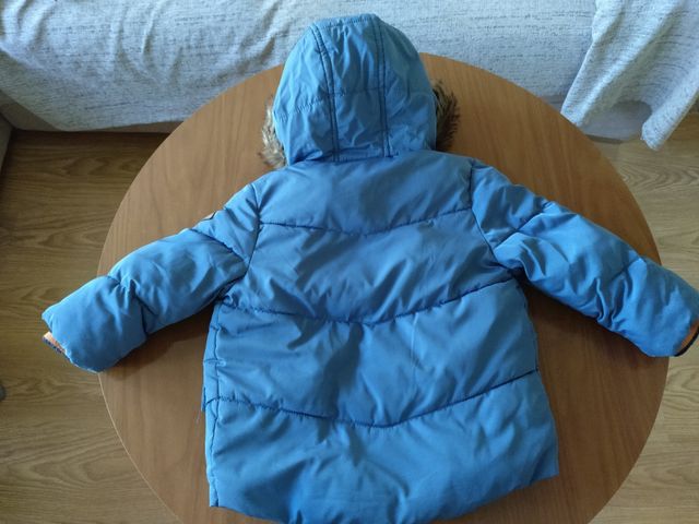 Abrigo bebé muy cálido. Talla 86
