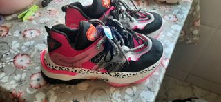 Zapatillas de segunda mano por 10 EUR en Legizamon en WALLAPOP