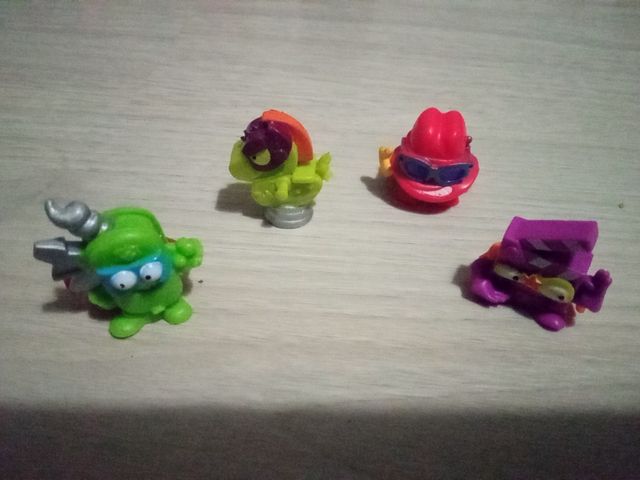 Superzings muñecos