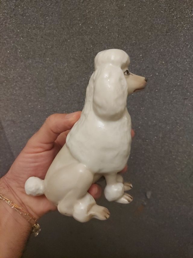 Perro Caniche Porcelana