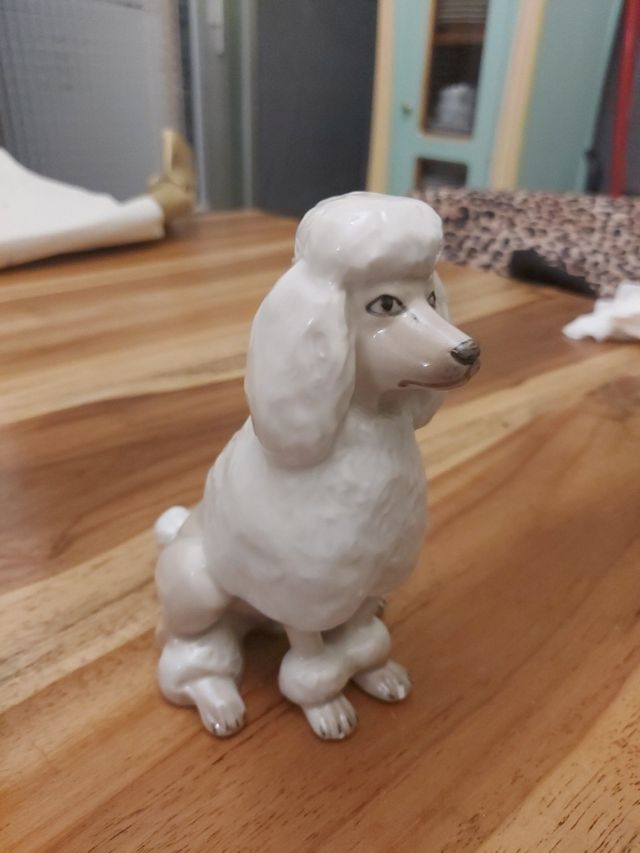Perro Caniche Porcelana
