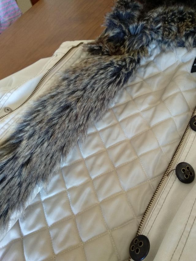 Abrigo y gabardina a la vez Mango talla 38