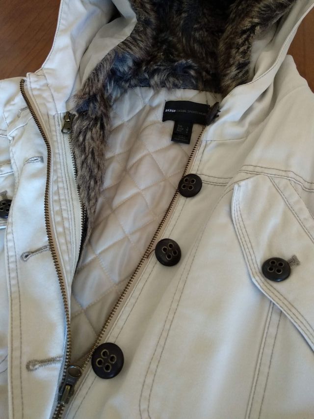 Abrigo y gabardina a la vez Mango talla 38