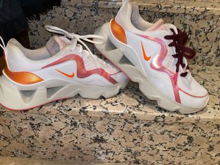 Nike RYZ 365 Zapatillas - Mujer de segunda mano por 50 EUR en Manresa en  WALLAPOP