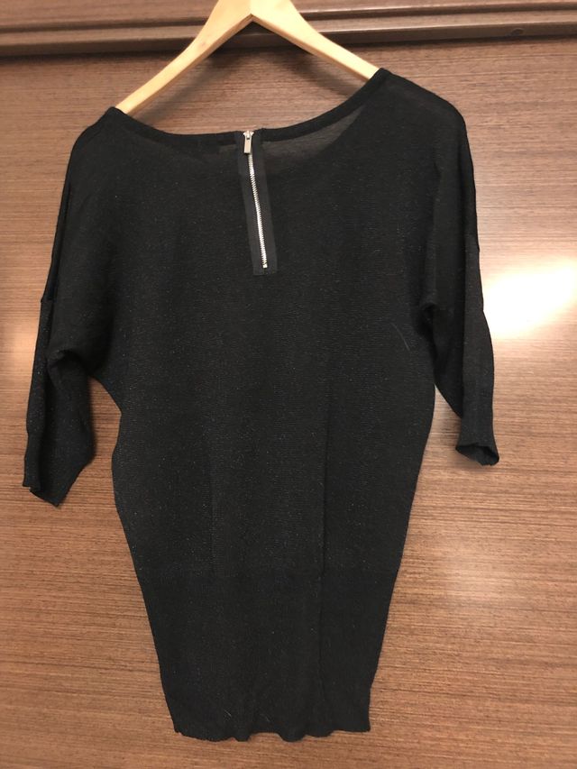 Camiseta hilo negra reflejos dorados