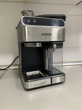 CAFETERA AICOOK. de segunda mano por 40 EUR en Madrid en WALLAPOP