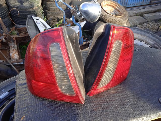 Pilotos traseros Rover 45