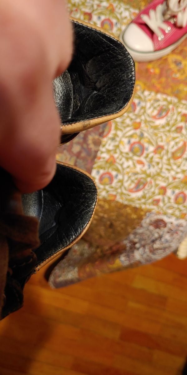 zapatillas Munich de piel y serraje. T.38