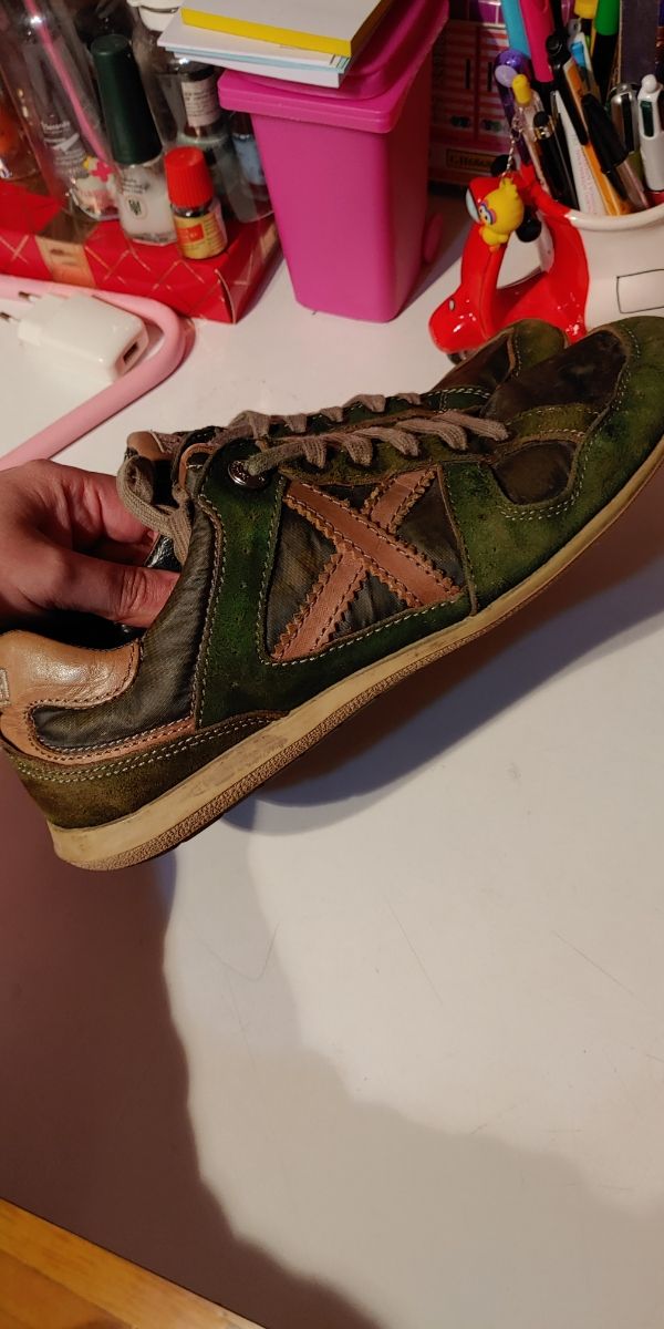 zapatillas Munich de piel y serraje. T.38