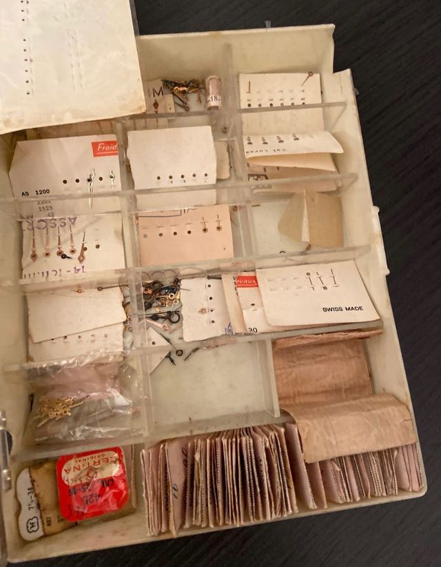 Aghi per orologi a corde antichi