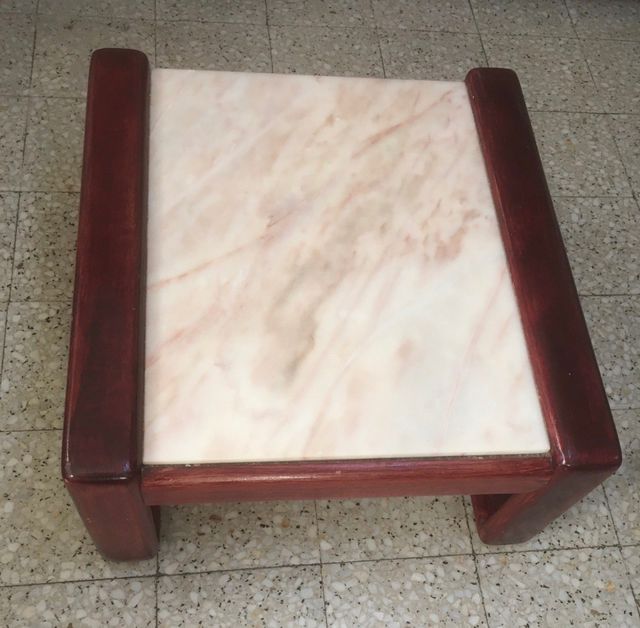 mesa de madera maciza y marmol