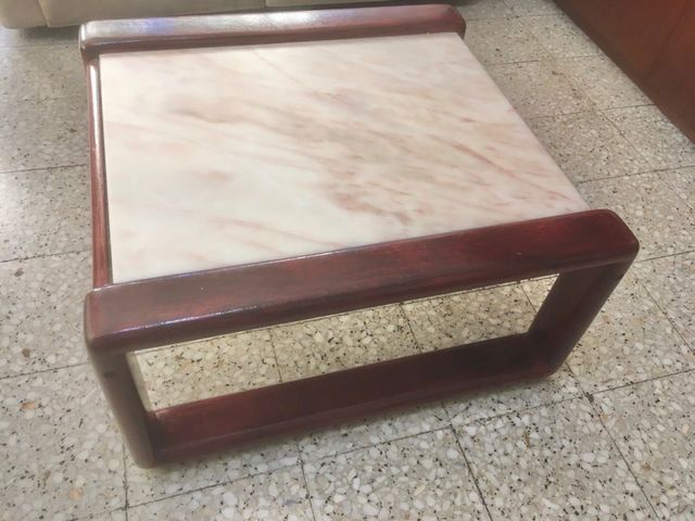 mesa de madera maciza y marmol