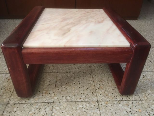mesa de madera maciza y marmol
