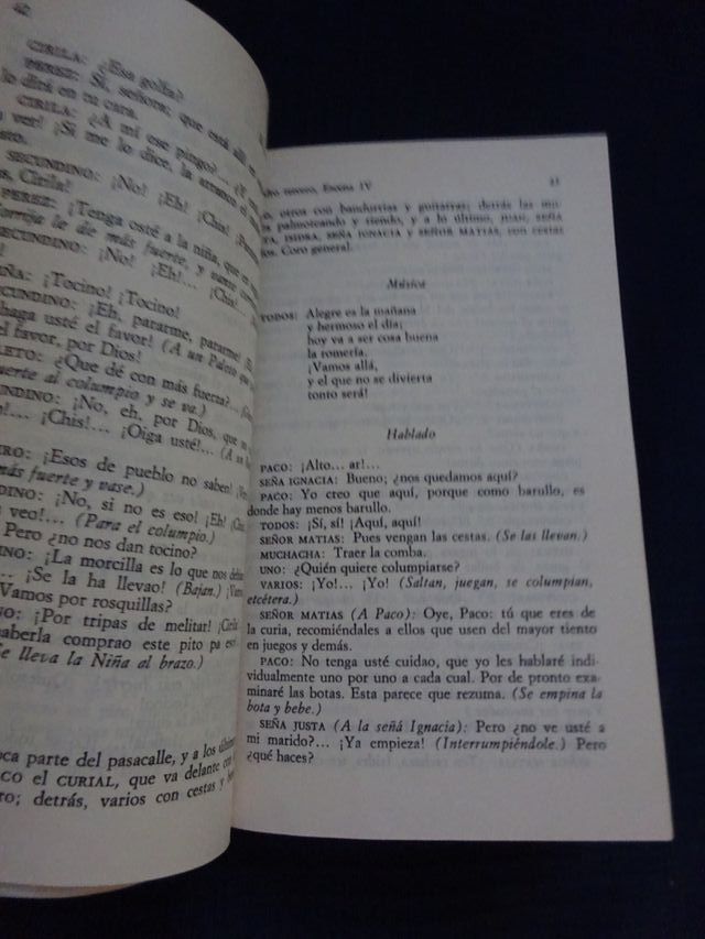 El santo de la Isidra y Los jefes. Los cachorros