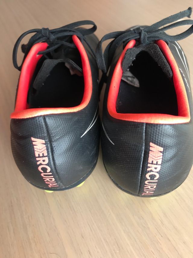 Botas de fútbol. Nike. Número 38