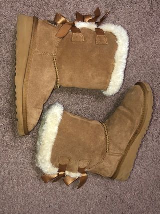 Botas borrego de segunda mano por 15 EUR en Jerez de la Frontera en WALLAPOP