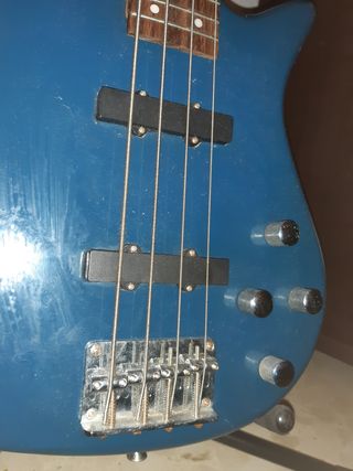 Bajo activo 4 cuerdas Cruiser By Crafter de segunda mano por 80 EUR en  Fuengirola en WALLAPOP
