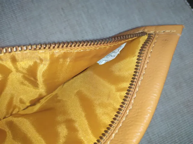 Lote NECESER TOUS+CARTERA DE MANO CUERO SIN USAR