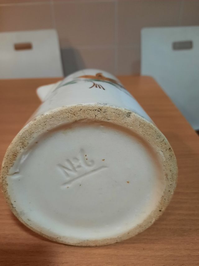 JARRA ANTIGUA DE PORCELANA NUMERADA