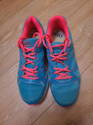 Deportivos Ipso de segunda mano por 8 EUR en Burgos en WALLAPOP