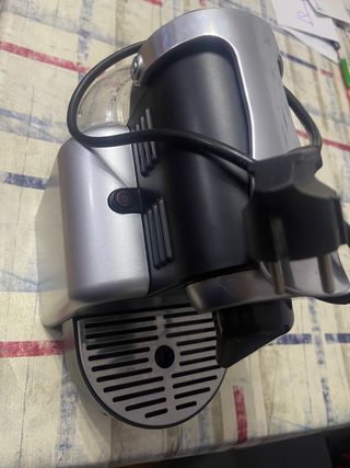 Vendo cafetera Nespresso. de segunda mano por 6 EUR en Valencia en WALLAPOP