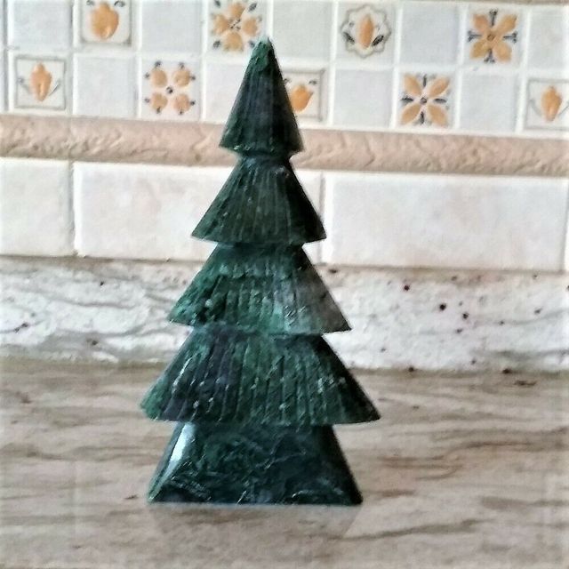 MINERAL JADE VERDE NATURAL PINO 366g MÁS REGALO